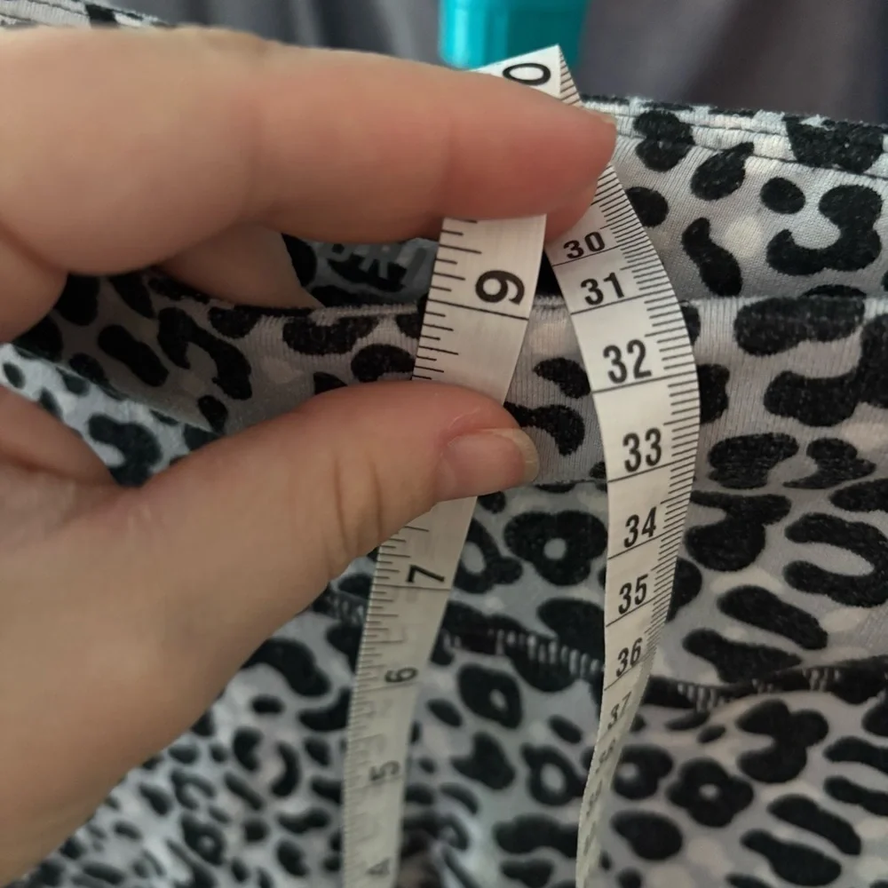 Nike Dri-Fit Leopard Print Legging capris size small